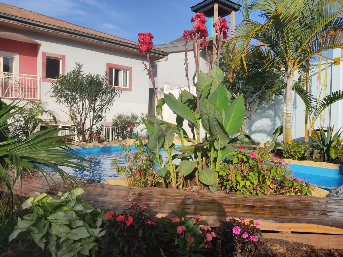 Residence Jardin Tropical Yaounde Luaran gambar