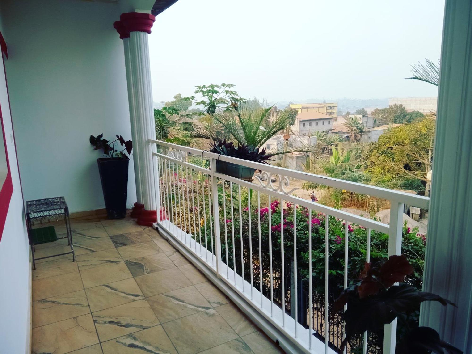 Residence Jardin Tropical Yaounde Luaran gambar